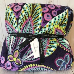 NWT Vera Bradley Throw Blanket in Batik Leaves